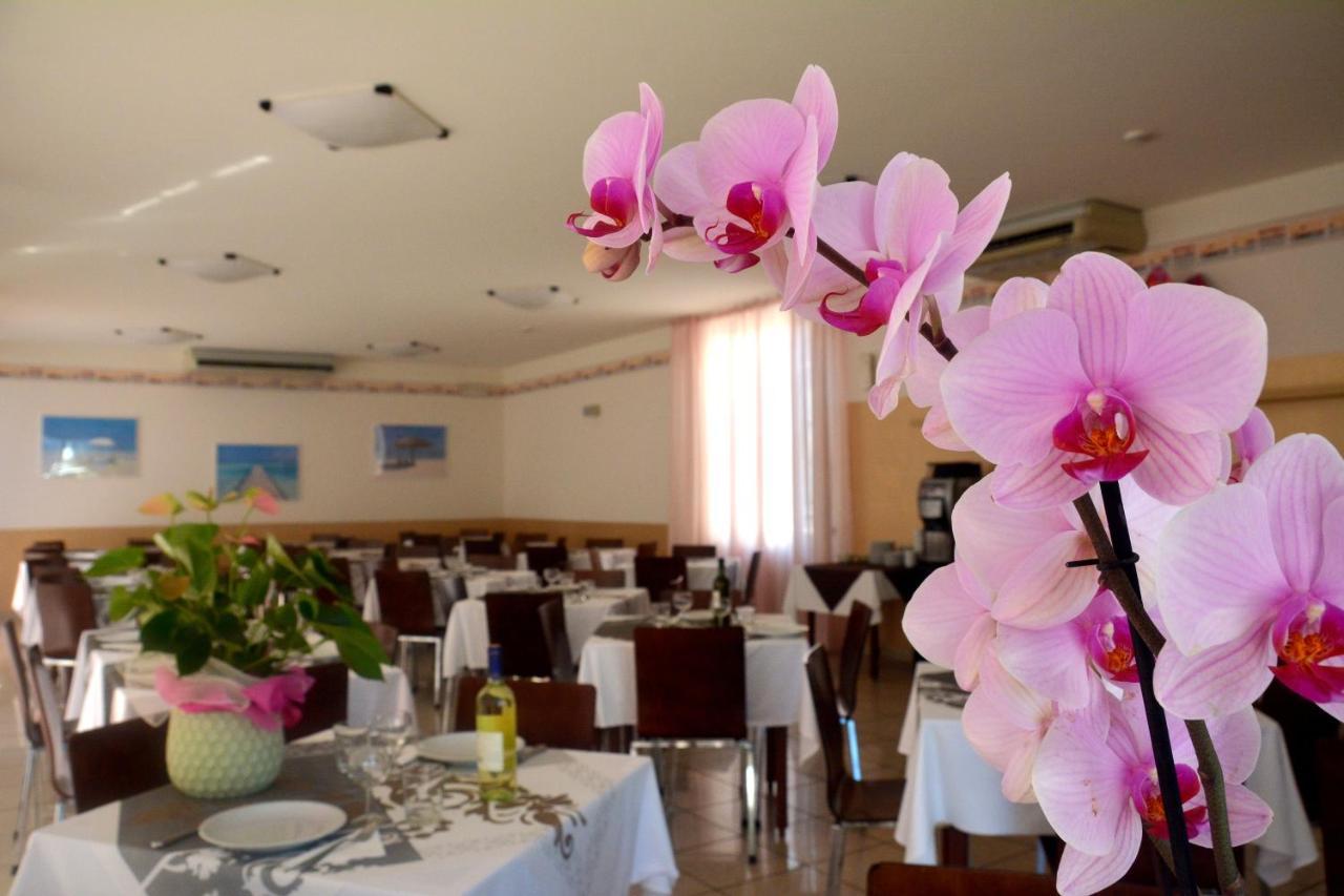 Hotel Orly Cesenatico Exterior foto