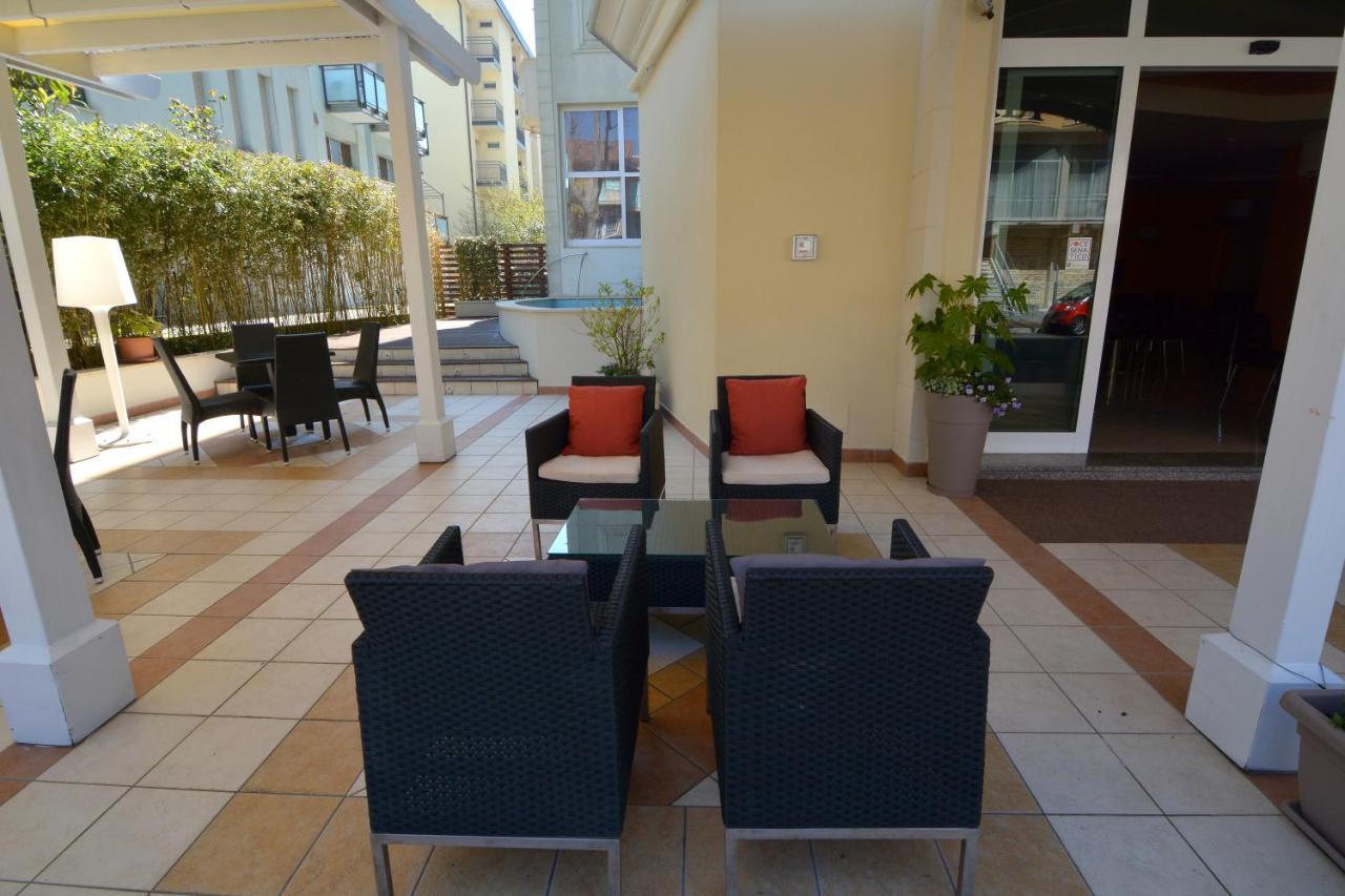 Hotel Orly Cesenatico Exterior foto