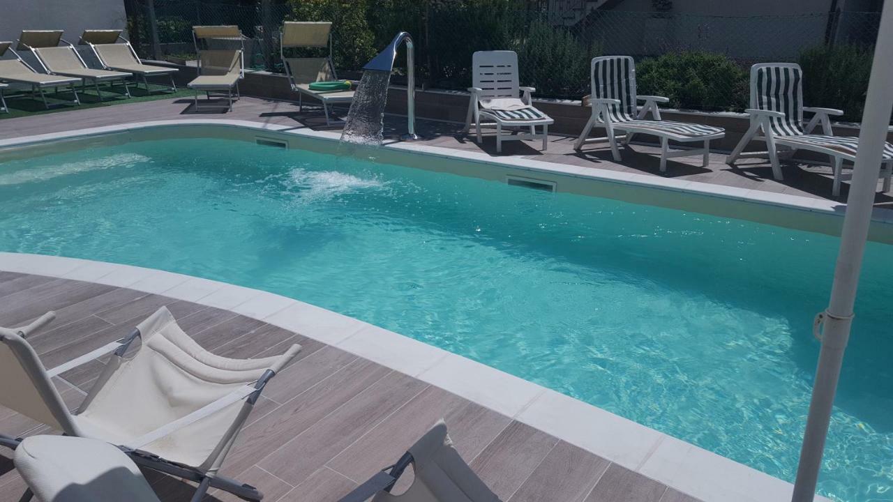 Hotel Orly Cesenatico Exterior foto