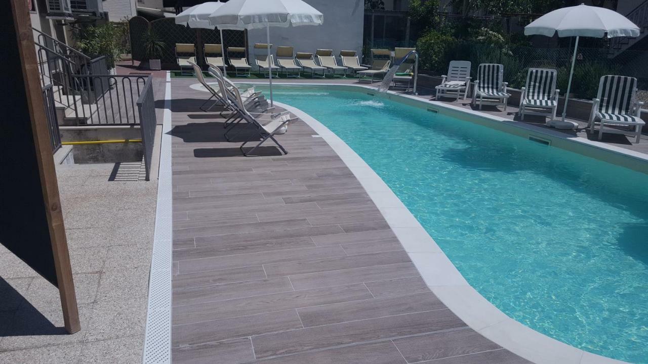 Hotel Orly Cesenatico Exterior foto
